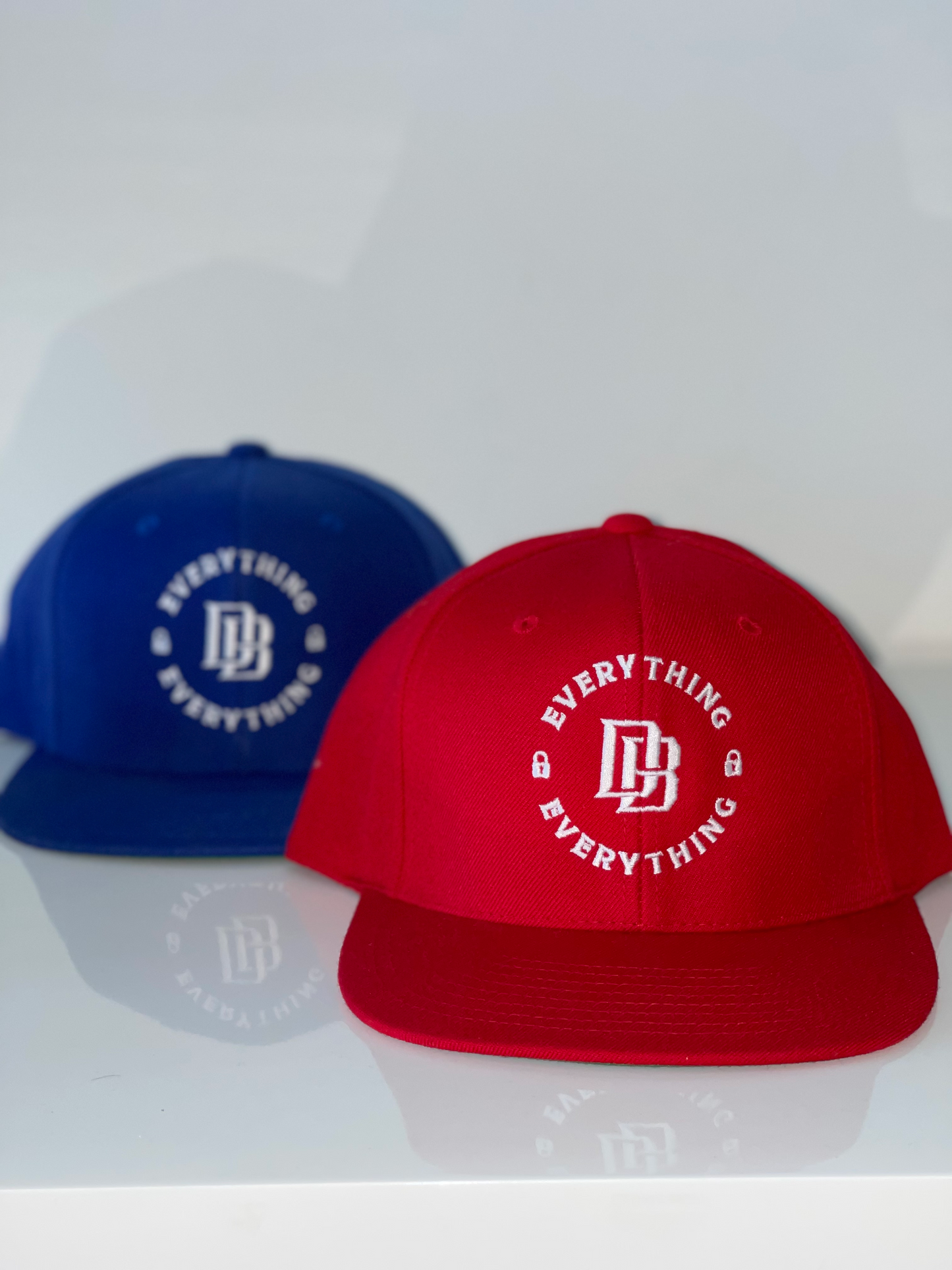 SIGNATURE EVERYTHING DB SNAPBACK RED LIMTED EDITION